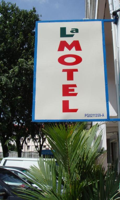 La Motel Σουνγκάϊ Πετάνι Εξωτερικό φωτογραφία